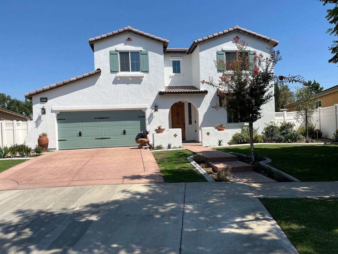 Foto principal - 14816 Huckleberry Dr