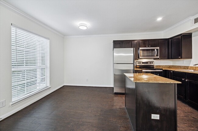 Building Photo - 300 Pecore St