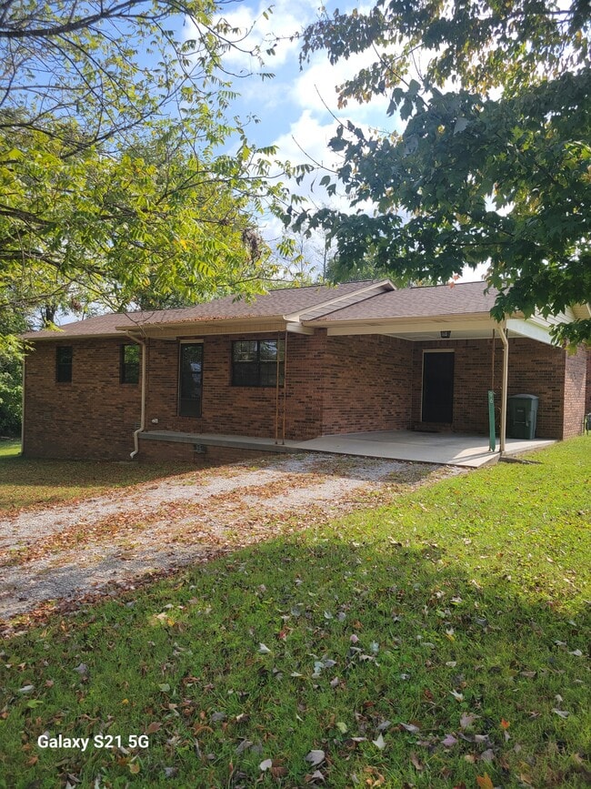 Building Photo - 96 County Garage Rd