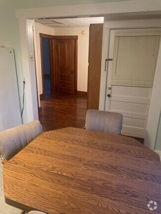 Building Photo - 539 Oak Park Ave