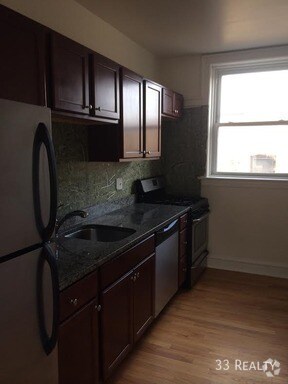 Building Photo - 1619 W Farwell Ave