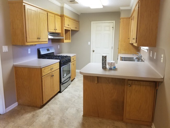 Building Photo - 3 Deer Creek Dr