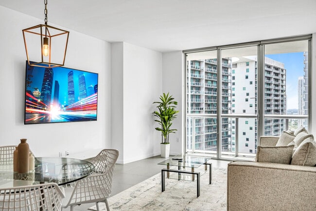 Building Photo - 485 Brickell Ave
