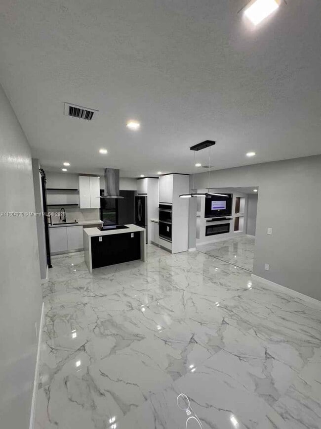 Foto del edificio - 4120 SW 31st Dr