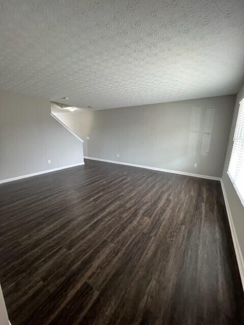 Foto del edificio - 9335 Polaris Green Dr