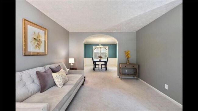 Building Photo - 2309 Leacroft Way