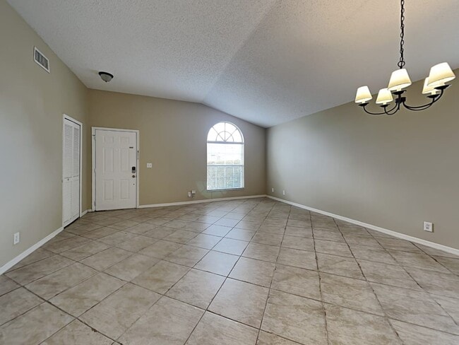 Building Photo - 2705 Fairway Cove Ct