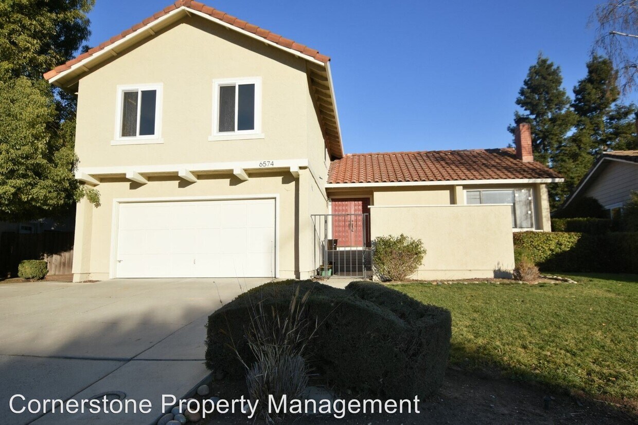 Foto principal - 4 br, 2.5 bath House - 6574 Leyland Park Dr.