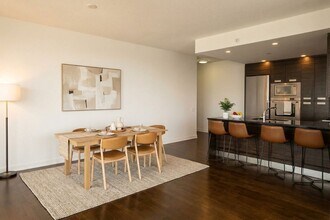 Building Photo - 88 Park Lawn Rd