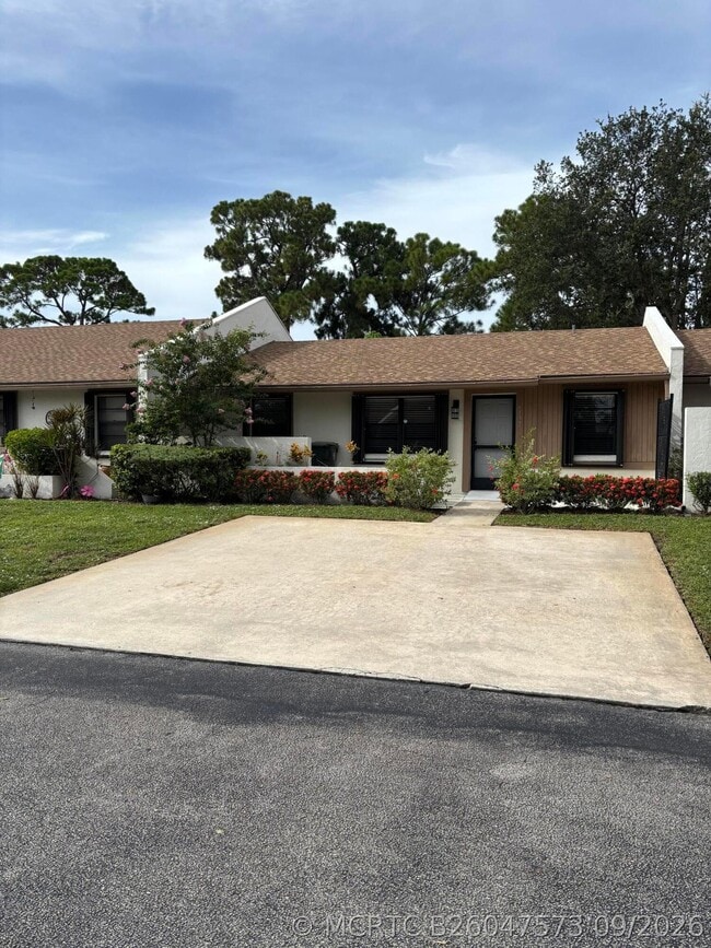Building Photo - 6132 Fairfield Cir