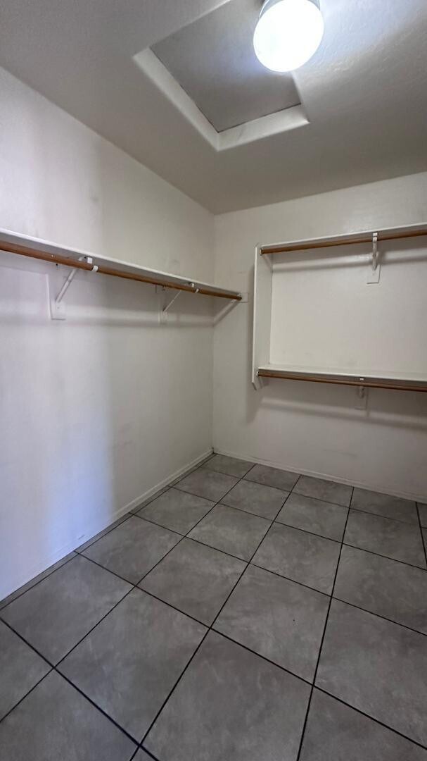 Foto del edificio - 6608 W Gross Ave