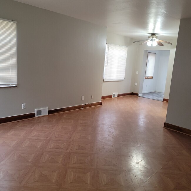 Sala de estar/comedor - 4235 Chester Dr