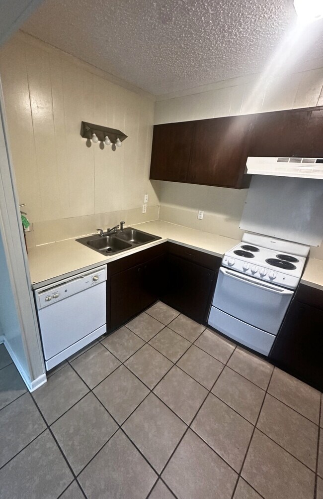Foto del edificio - 45147 Durbin Rd