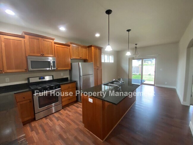 Building Photo - 3 br, 2 bath House - 939 Irvington Dr.