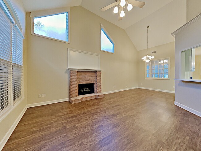 Building Photo - 209 Arcado Road SW