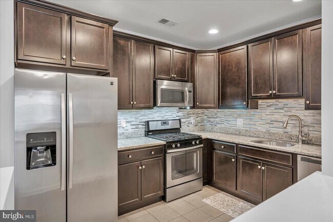 Foto del edificio - 4023 Derby Ct