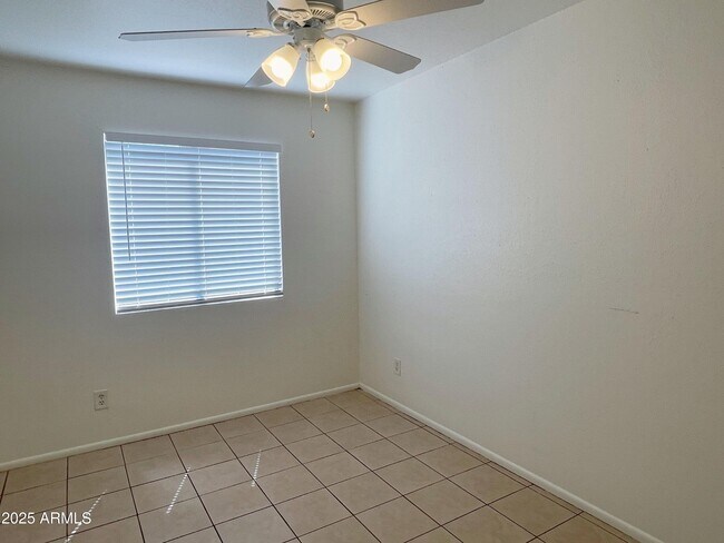Building Photo - 2061 S Apache Dr