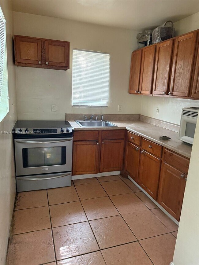Foto del edificio - 17921 NW 2nd Pl