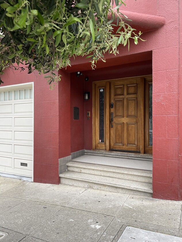 Primary Photo - 2014 Powell St