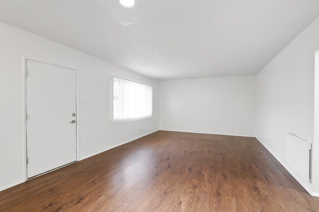 Building Photo - 768 Gaviota Ave.