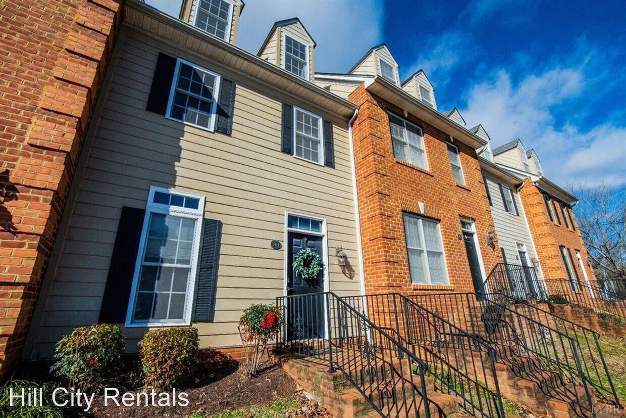 3 br, 2.5 bath House 824 Wiggington Road... House for Rent in