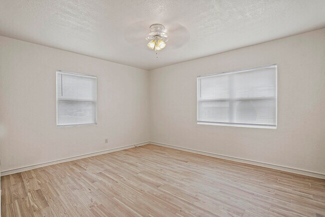 Foto del edificio - 1700 Weightman Cir
