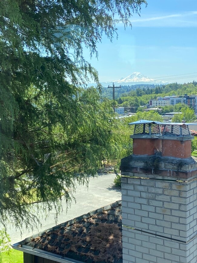 Building Photo - 4051 38th Ave SW