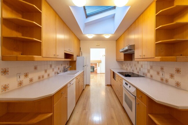 Building Photo - 908 Glennan Dr