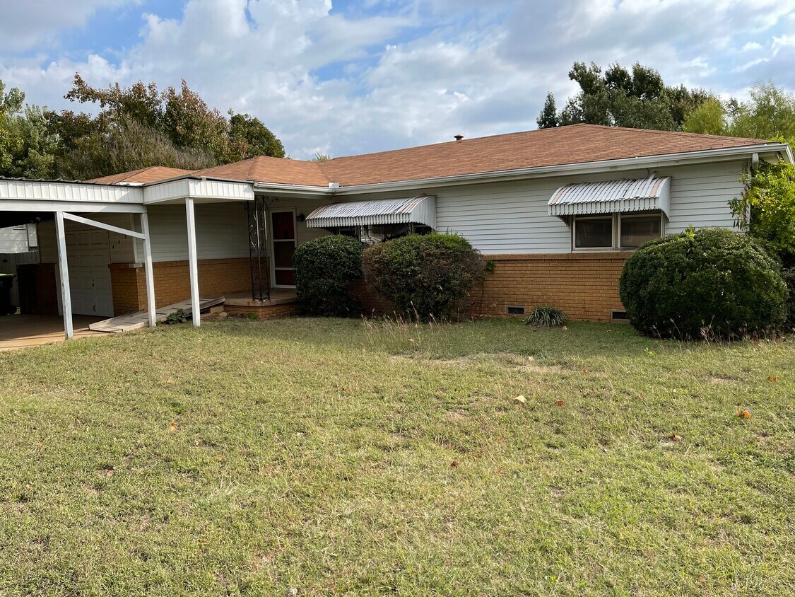 405 N Main St, Noble, OK 73068 House Rental in Noble, OK