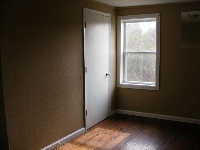Building Photo - 514 Rocky Mount Road Apt A