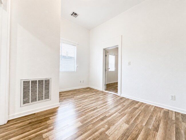 Foto del edificio - 433 Homer St