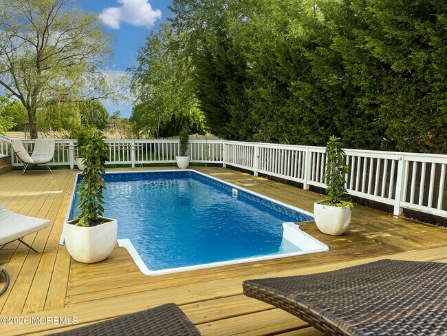 Building Photo - 8 Jackson Ct