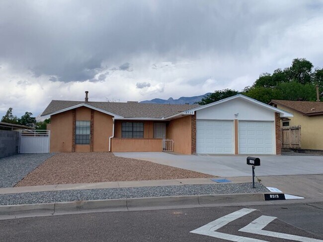 Foto del edificio - 8513 Capulin Rd NE