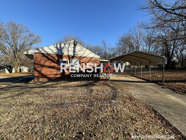 Building Photo - 3240 Madewell St