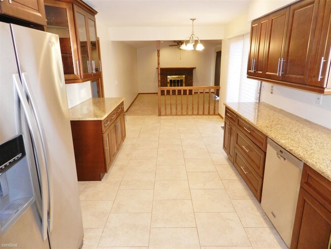 Building Photo - 4 br, 2.5 bath House - 36875 Chesapeake Rd