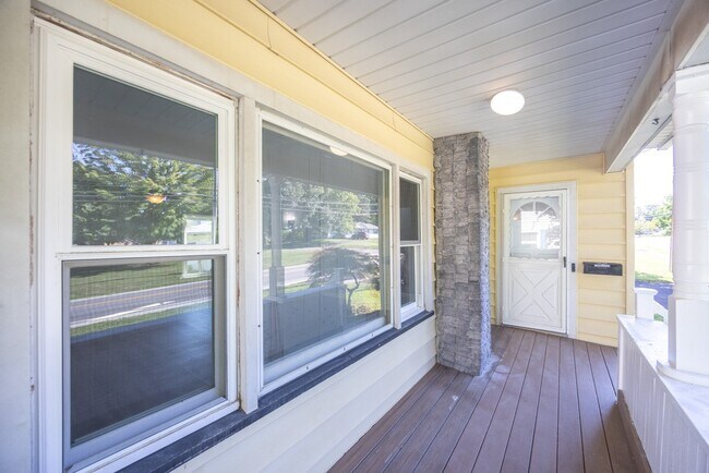 Foto del edificio - 52 East Ave