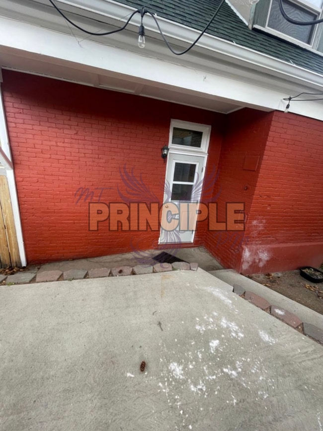 Building Photo - 327 N Alabama St