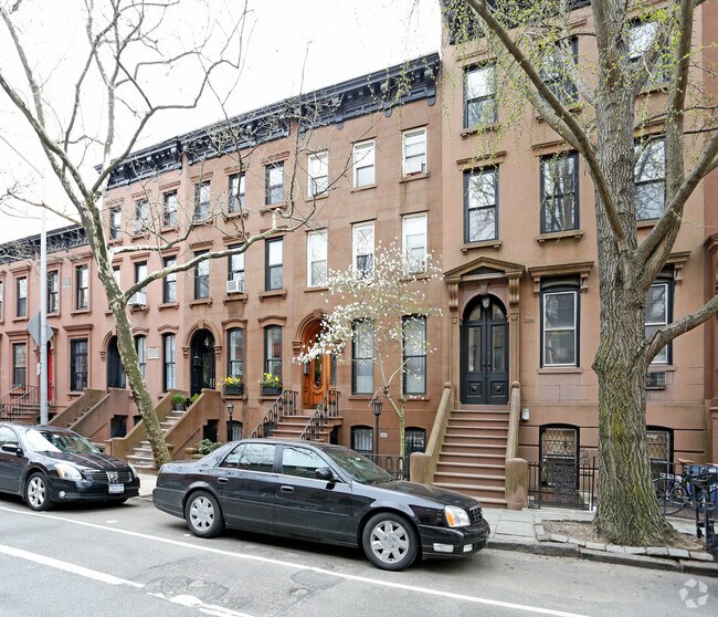 Building Photo - 400 Sackett St