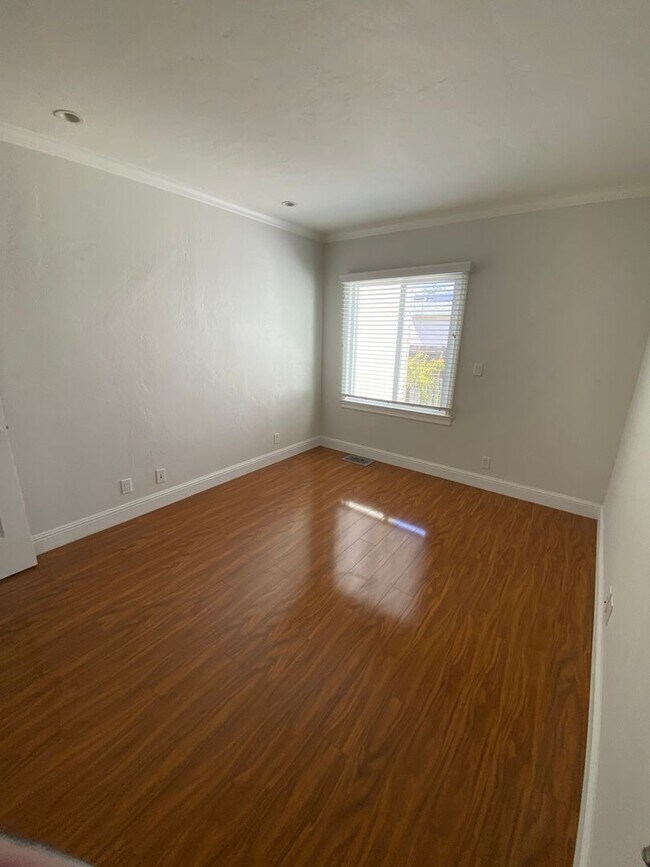 Foto del edificio - Cozy 2 bedroom 1 bath home Huntington Park