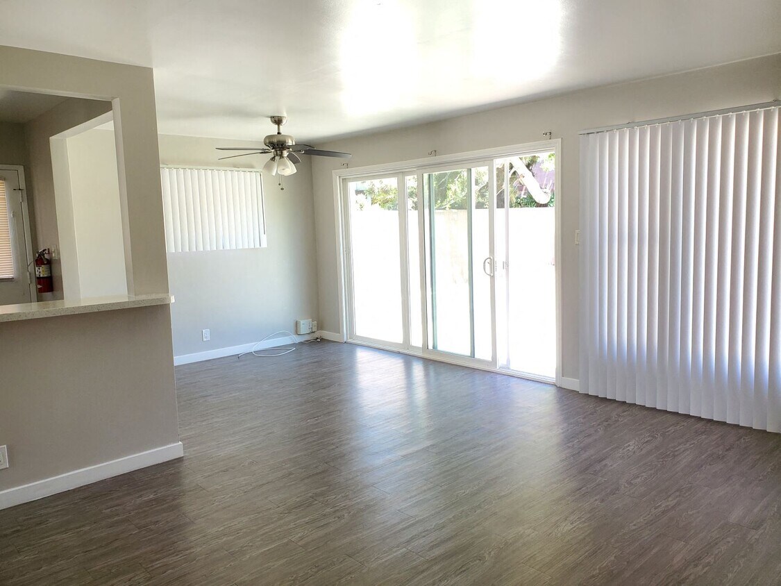 Building Photo - 5211 Lenore