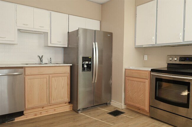 Foto del edificio - 3723 Wisconsin Ave