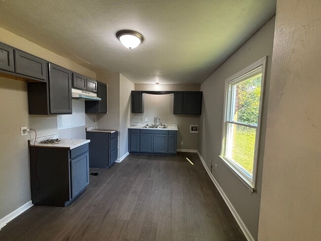 Building Photo - 3 BED 1 BATH IN FAYETTEVILLE NC