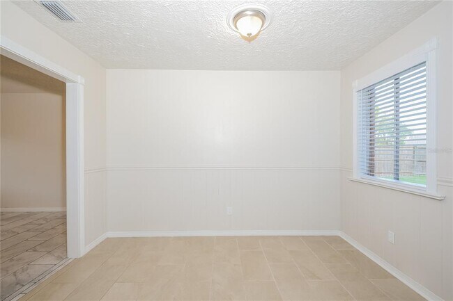 Foto del edificio - 115 Westwood Dr