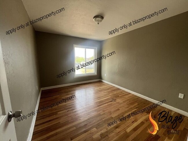 Foto del edificio - New Management, New Look, New You!