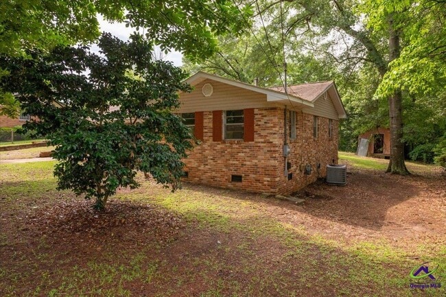 Building Photo - 308 Juniper Rd