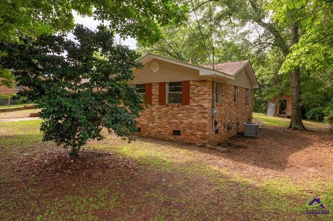 Foto del edificio - 308 Juniper Rd