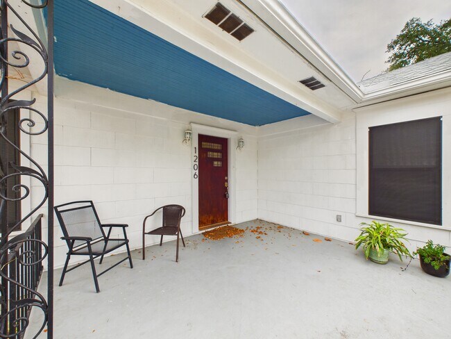 Foto del edificio - 1206 E 30th St