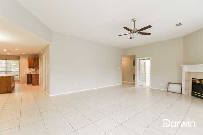 Building Photo - 2604 Briarglen Dr