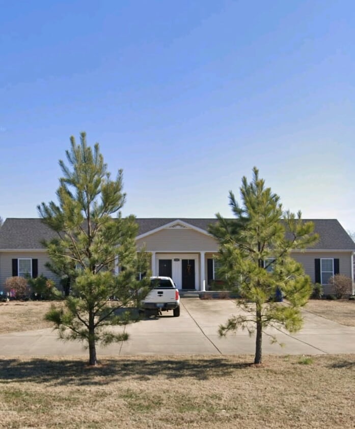 Primary Photo - 1208 Autumn Oaks Dr