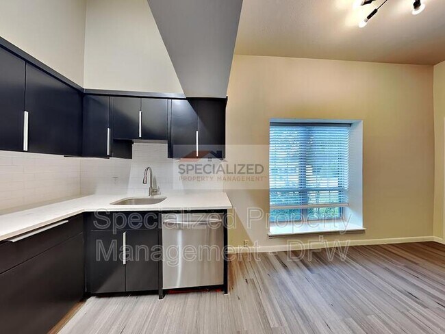 Foto del edificio - 5047 Cedar Springs Rd